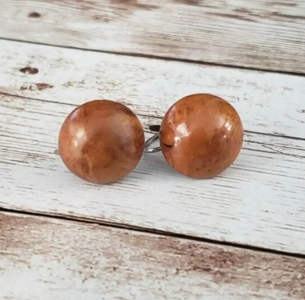 Vintage Screw On Earrings - Woodgrain Style Tan / Brown Domed Circle 5/8